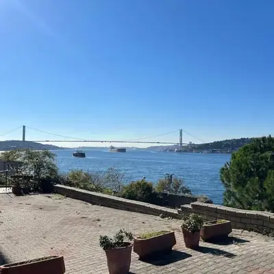 Bosphorus waterfront flat