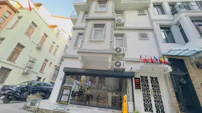 a store in front of a building at La Mer Old City Hotel in Istanbul