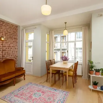 Lemon Apartments