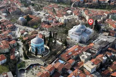 an overhead view of a city with a mosque at Cozy 2 bedroom near Green Mosque in Yıldırım