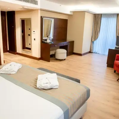 Grand Aras Hotel & Suites