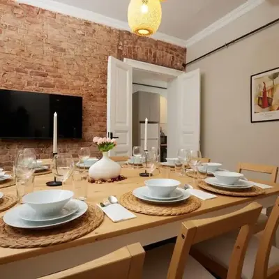 Spacious 6BR 3Bath AC in Center - Santur D5-6