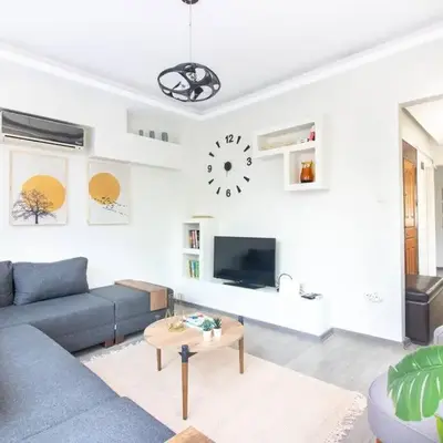 Pretty Corner Flat with Abundant Light in Kadikoy