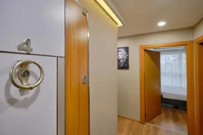 a room with a door with a door knob at Daire 1 Jakuzili in Beylikduzu