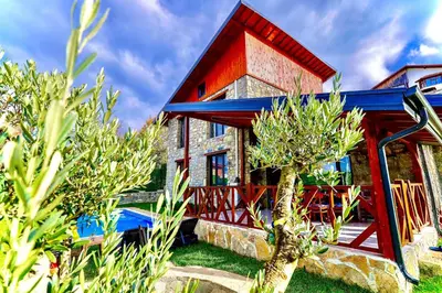 Gallery image of Sakarya Sapanca Kuruçeşme de 3 Oda 1 Salon Özel Havuzlu - Şömineli 6 Kişilik Taş Ev -SPN-3670 in Sapanca