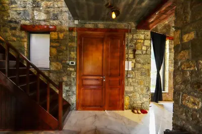 Gallery image of Sakarya Sapanca Kuruçeşme de 3 Oda 1 Salon Özel Havuzlu - Şömineli 6 Kişilik Taş Ev -SPN-3670 in Sapanca
