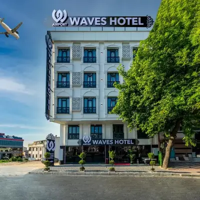 Airport Waves Hotel
