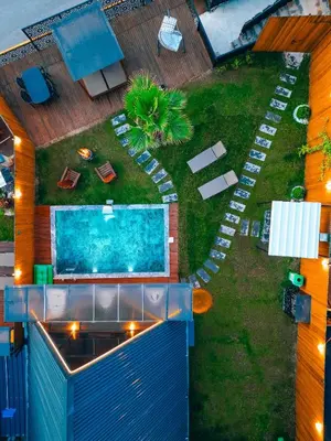 an overhead view of a swimming pool in a backyard at Bungorise Bungalov in Sapanca