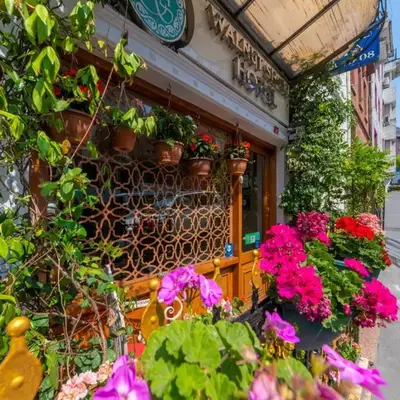Walnut Shell Hotel