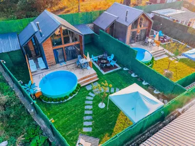 an aerial view of a house with a backyard at Sapancaacarkonaklama in Sapanca