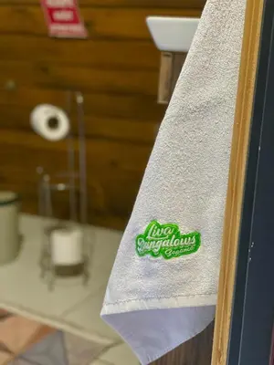 a sign on the door of a bathroom at Sapanca Liva Bungalov in Sapanca