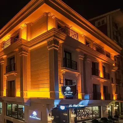 Le Petit Palace Hotel - Special Category