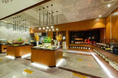 a restaurant with aasteryasteryasteryasteryasteryasteryasteryasteryasteryasteryasteryastery at The Craton Hotel Sisli in Istanbul