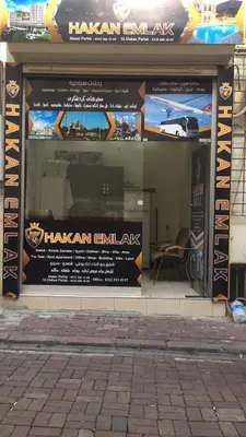 a store front of a hawaiian car mall at Çatı Apartment in Istanbul