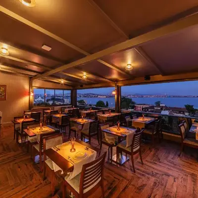 Azade Premier Hotel