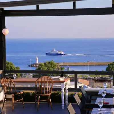 HOTEL BRONTE