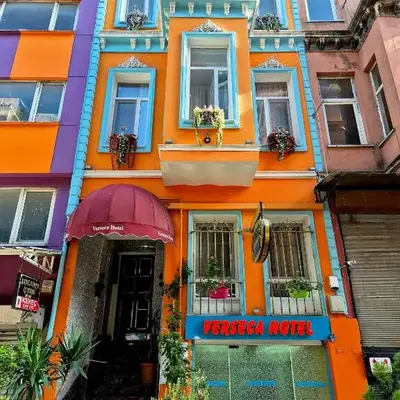 VERSECA HOTEL