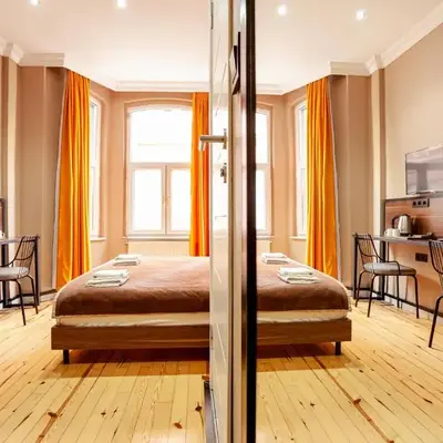 Aram Kerasi Rooms